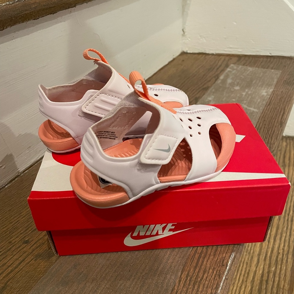 NIB Nike Sandals Size 5C